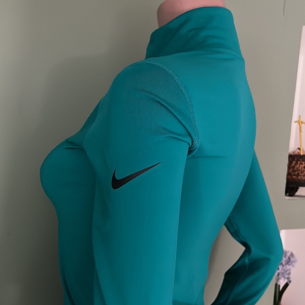 Nike - Picture 7 of 9